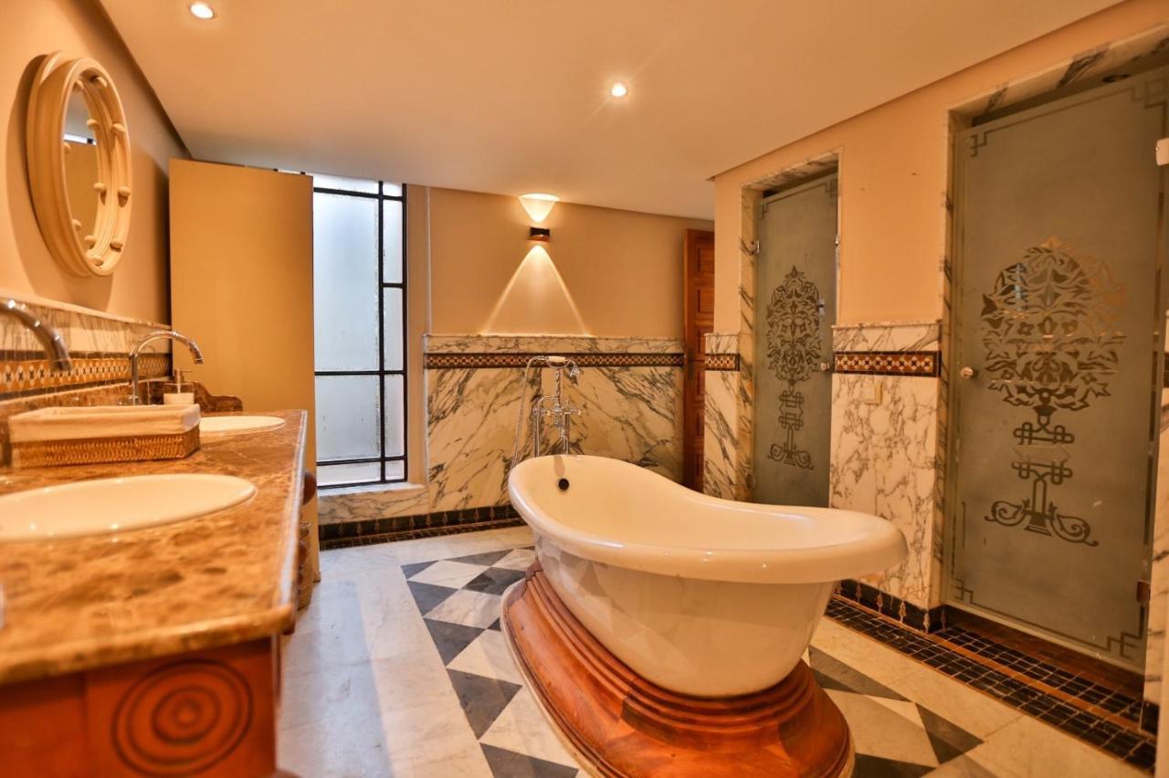 Villa May Sur Le Golf De La Palmeraie With Cooker And Butler Included Marrakesh Exteriör bild